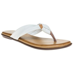 white leather flip flops womens