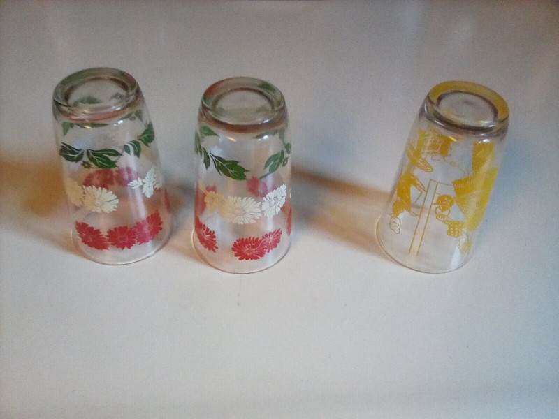 VINTAGE JUICE GLASSES