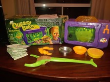 Queasy Bake Cookerator by Hasbro 2002 Working w/ Instructions, Acc.