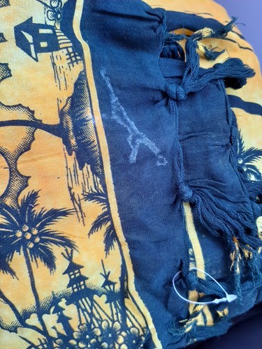 NWOT Tropical Beach Scene Scarf/Wrap Fringed 54" x 44" Yellow Black Philippines - Picture 14 of 24