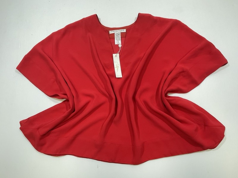 Trina Turk Woman’s Red Crepe Batwing V Neck Oversized Square Blouse Top XS