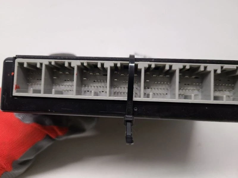 Модуль управления кузовом 12-14 CADILLAC ЭСКАЛАД BCM под рулевую колонку 22846364 - Изображение 4 из 4