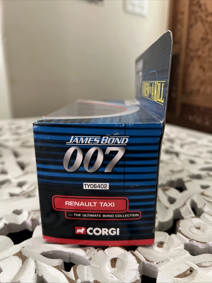 Corgi James Bond 007 A View to Kill Renault Taxi TY06402 Working Features 2002 - Image 4 of 4