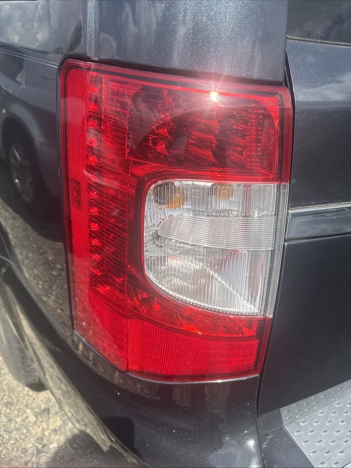 Conjunto de luz trasera izquierda usada se adapta a: Chrysler Town & Country 2013 grado A izquierdo Foto 3 de 3