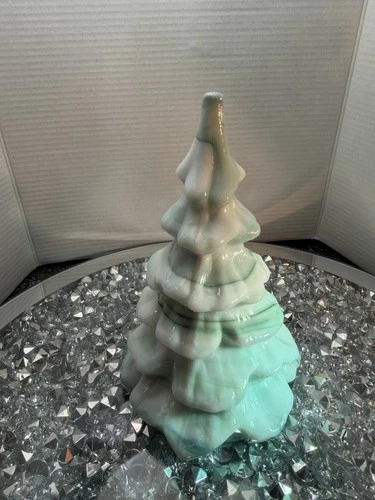 FENTON ART GLASS 2005 GREEN SLAG CHRISTMAS TREE FIGURINE 6.5" TALL