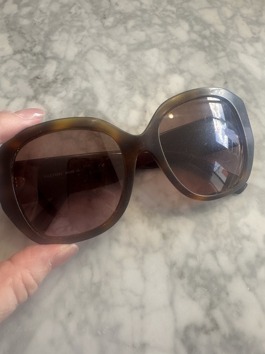 Valentino Oversized Brown Tortoise Shell Sunglasses Plastic  display picture 3