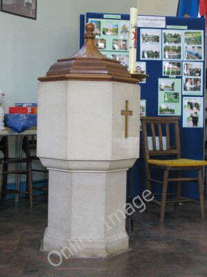 Foto 6x4 St Oswald, Brock's Drive, North Cheam - Font Sutton\/TQ2564 um 2005