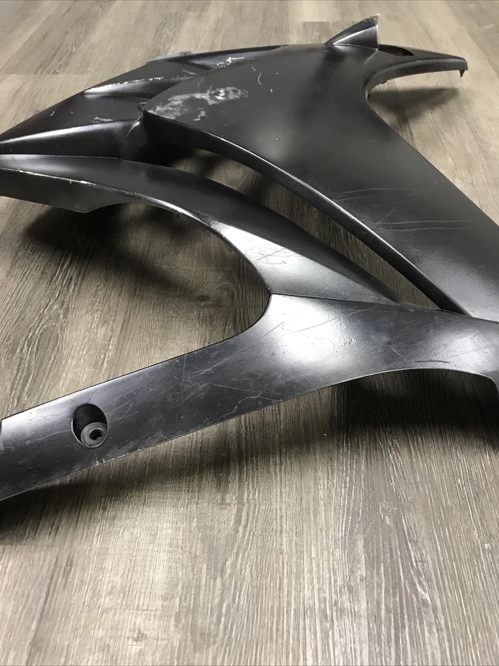 YAMAHA FJR1300 2004, CARROCERÍA INFERIOR DELANTERA 2 PARTE CARENADO DERECHO # 5VS-Y283K-30-P0 Foto 4 de 4