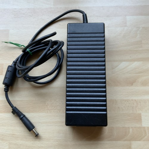 Laptop Ladegerät Netzteil, HP 384022-001, Series PPP016L, 18,5V 6,5A.
