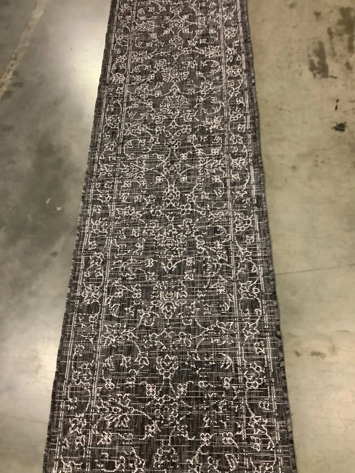 BLACK / IVORY 2'-3" x 8'-0" Flaw in Rug Reduced Price 1172675924 CY8680-36621-28 - Image 2 of 4