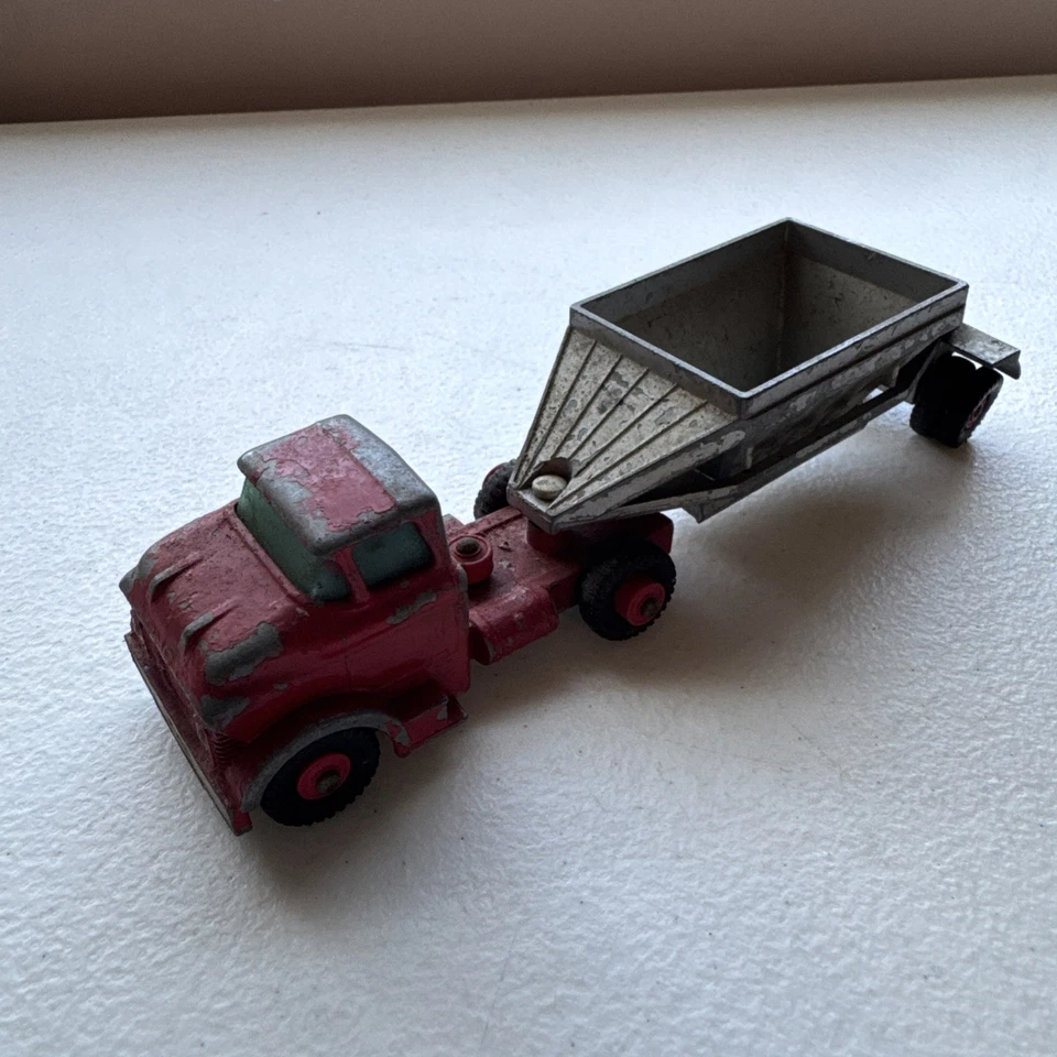 Matchbox Lesney Major Pack #M4 Fruehauf Hopper VTG Vintage Collectible Toy Truck - Image 3 of 4