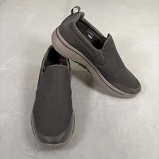 SkechersGo Walk Arch Fit Togpath Sneaker SN216121 Men’s Size 11 Taupe Charity