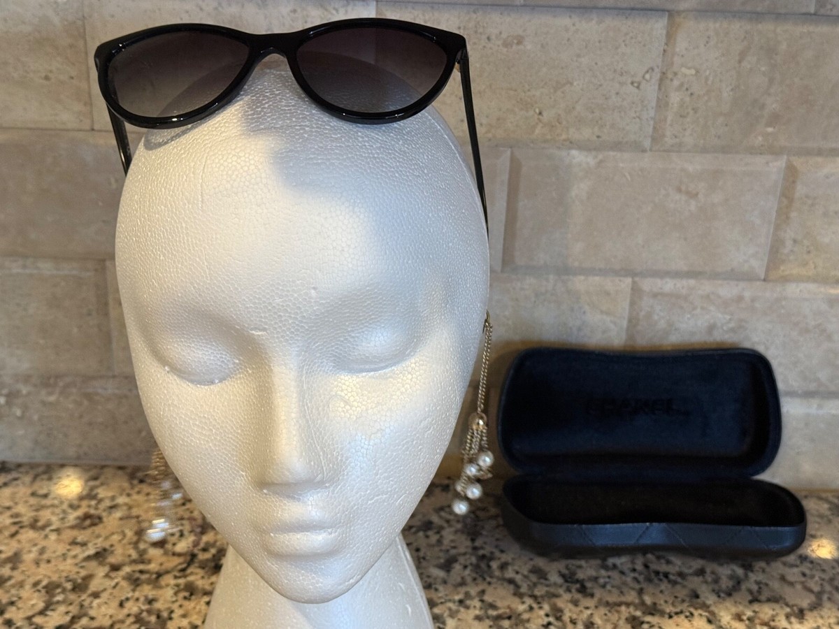 CHANEL CLASSIC BLACK CAT- EYE SUNGLASSES GOLD CC CHAINS  display picture 2