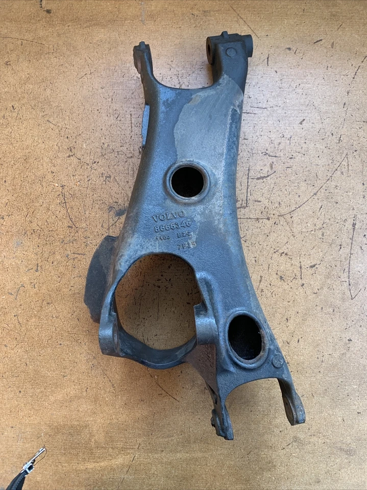 2003-2014 Volvo XC90 Lower Control Arm Rear Right Passenger Side 8666346 OEM - Image 3 of 4