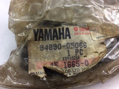 専用⑤ Yamaha Drive Chain 94890-05066-00 NOS 66 Link Triple 1989 Exciter
