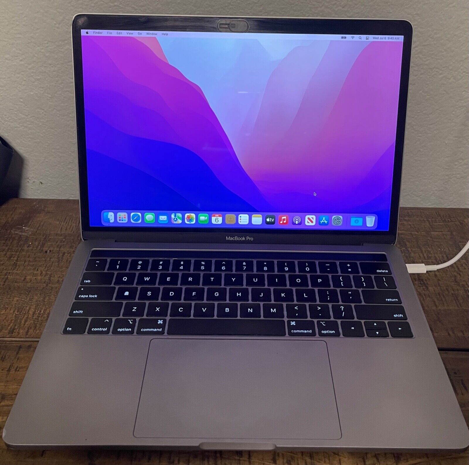 Apple MacBook Pro (13-inch, 2018, Four Thunderbolt 3 Port