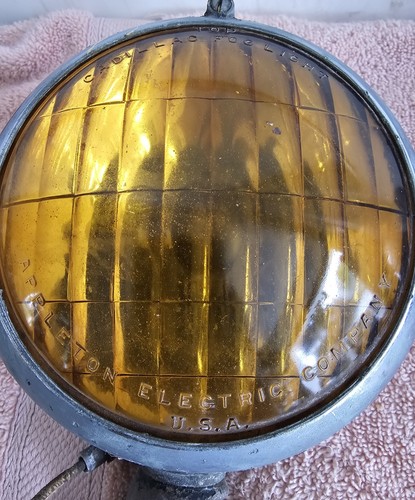 1930s, 1940s, 1950s Cadillac Factory Fog Light Pair, Appleton With Brackets. - Picture 11 of 14