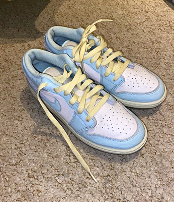 Nike Air Jordan 1 Low Sneaker hellblau/weiß EU 38,5 HJ5971-400
