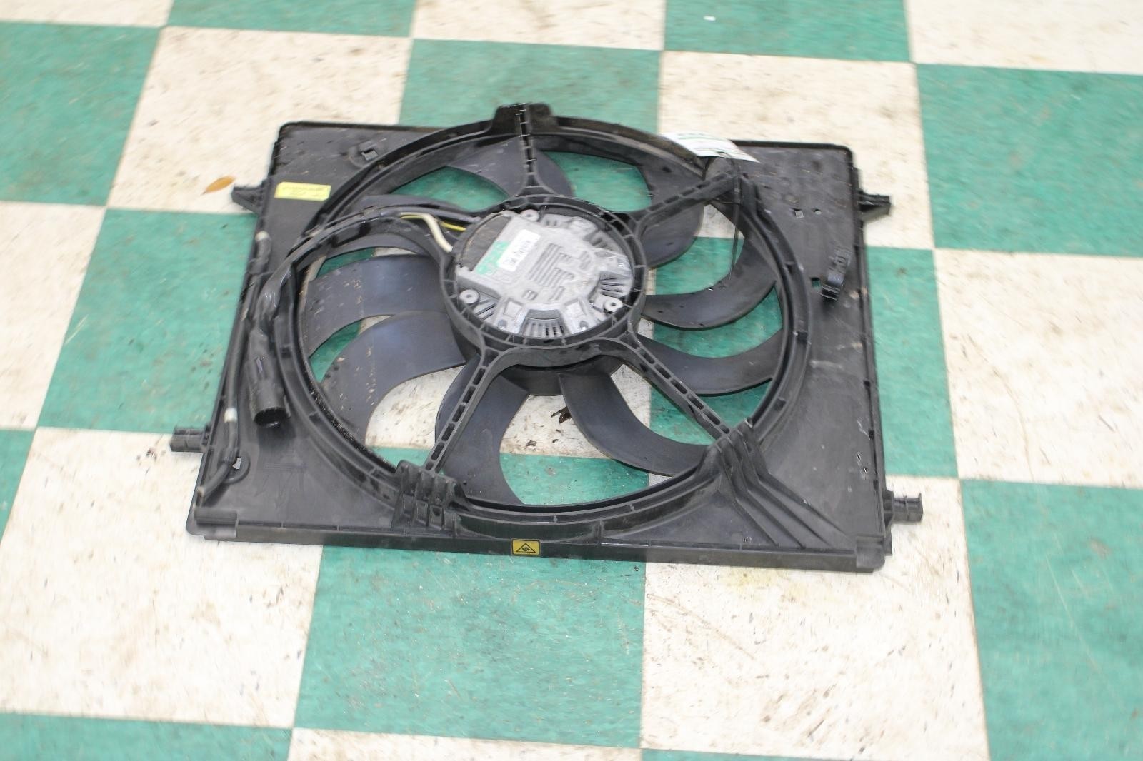 Maserati Ghibli 2014-2019 Cooling fan motor