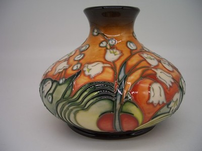 Moorcroft Maiglöckchen Vase von Emma Bossons Ref 1209 limitierte Auflage