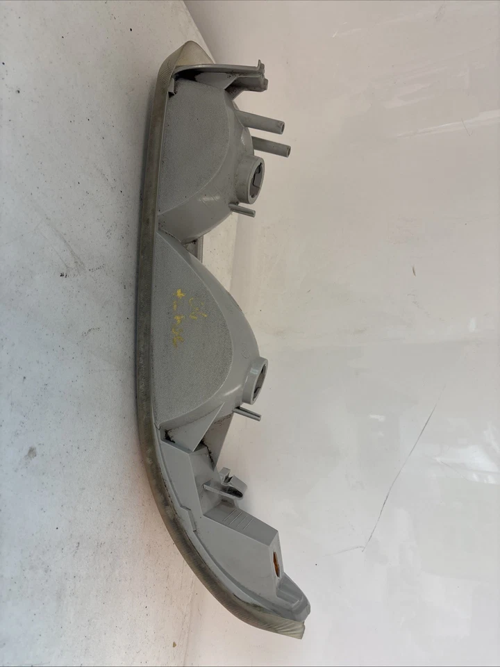 Chevrolet Tahoe 1500 2006 luz de estacionamiento izquierda señal de giro OEM 16525193 Foto 3 de 4