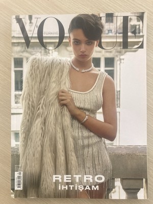 Vogue TÜRKİYE Magazine March 2022 vogue Turkey March 2022 Mila van Eeten / Barbara Palvin / Salih