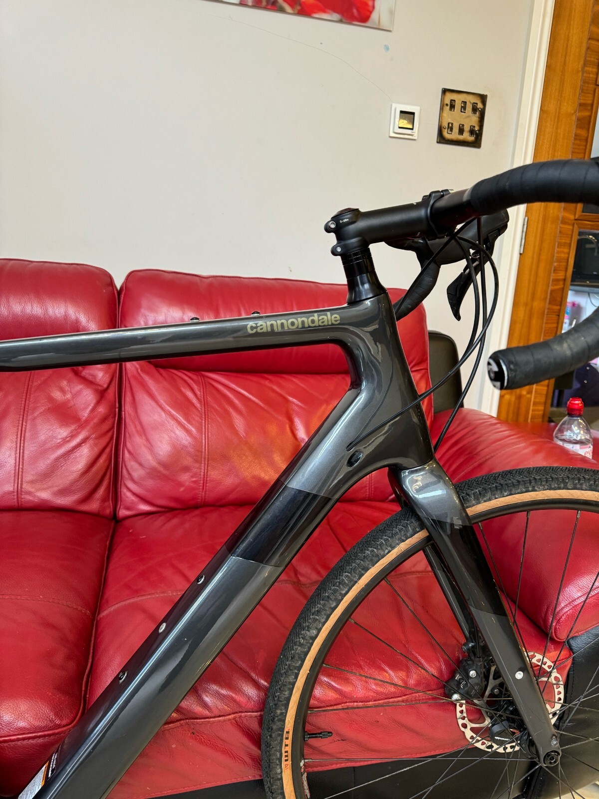 Cannondale Carbon Fibre Topstone 5 Gravel Bike Kingpin Rear Suspension