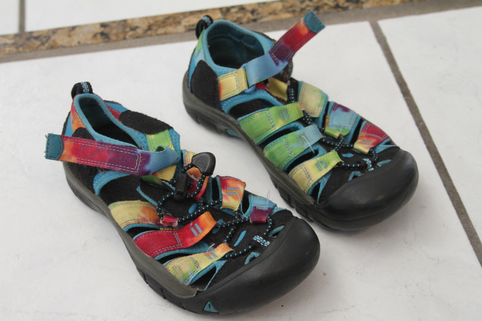 Keen Venezia? Sandali multicolore scarpe da acqua giovanili taglia USA 2 EU 34