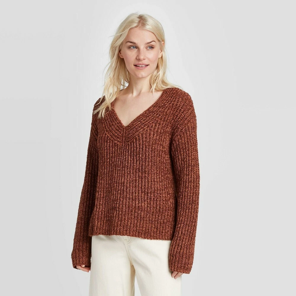 Deep v shop neck pullover