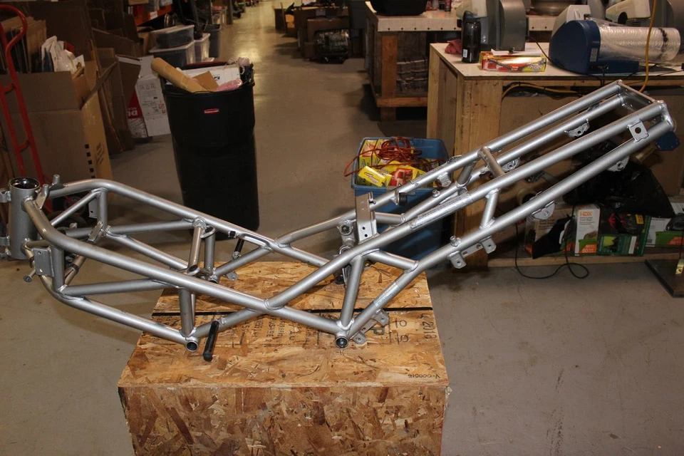 Chasis cuadro principal Ducati ST3 944cc 2004 Foto 3 de 4