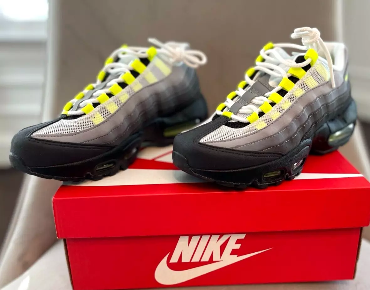 NIKE AIR MAX 95 🔥 OG NEON YELLOW🔥 CT1689-001 BLACK LT GRAPHITE SIZE 5  2020 NEW