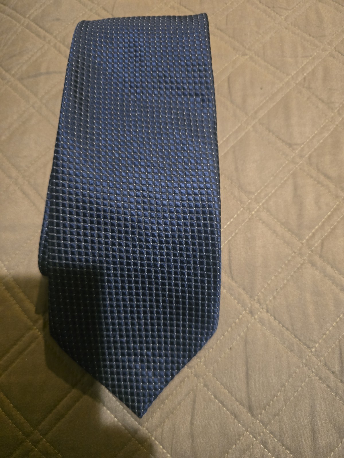 Giorgio Armani Blue Gray Horizontal Striped Geometric 100% Silk Necktie Italy