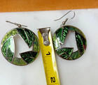 Vintage circle of Green leaves enamel French wire silvertone earrings by Berebi — photo 2