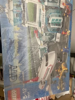 LEGO City 7894 Airport