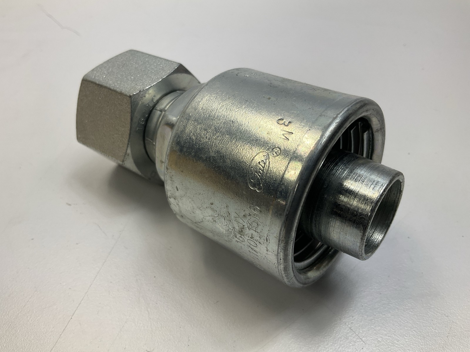 Unbox G25170-1616 MegaCrimp Female JIC 37 Flare Swivel Hydraulic Fitting 1