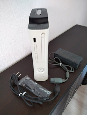 Microsoft Xbox 360 Konsole Weiß PAL 120GB (2009)