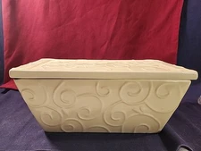 Real Home High Fire Earthenware Baking Dish Embossed Loaf Pan with Lid