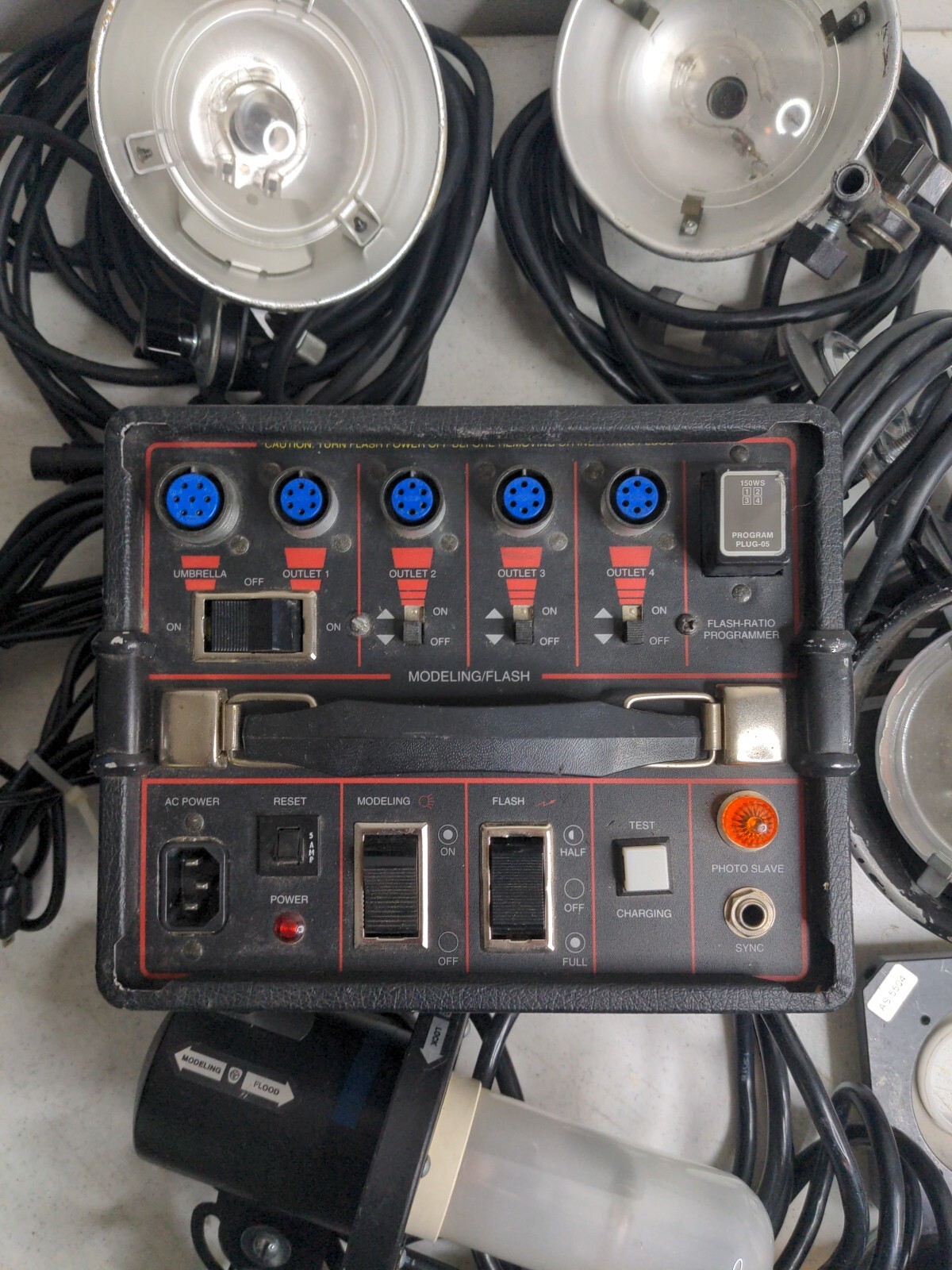 Photogenic Flashmaster Studio Pro Lighting Power Supply Pack AA06 And