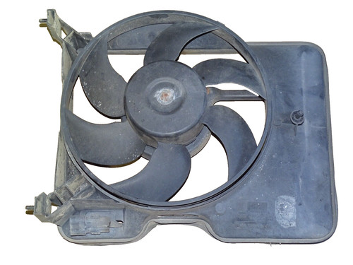 Opel Omega B   Lüfter Lüftermotor Kühlerlüfter 90570701   2225517