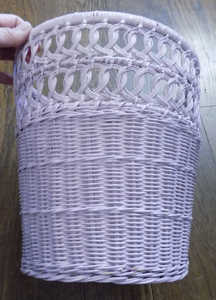Cesta de basura redonda de mimbre tejida rosa MCM de colección Shabby Chic 10,5" x 10" Foto 4 de 4