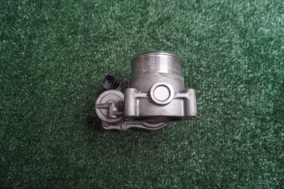 Volkswagen Tiguan 2011 2012 2013 2L carrocería del acelerador fabricante original 22 k millas 06F133062Q Foto 3 de 4