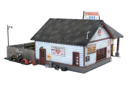 Woodland Scenics Ethyl's Gas / Service N Scale Built and Ready BR4935 - Picture 3 of 4