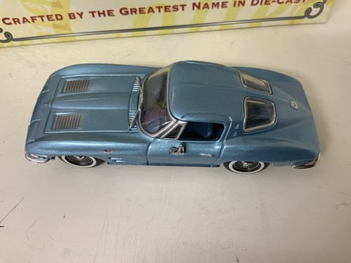 Matchbox Collectibles 1963 Corvette Sting Ray silver blue CCV05-M RARE MIB - Picture 3 of 5