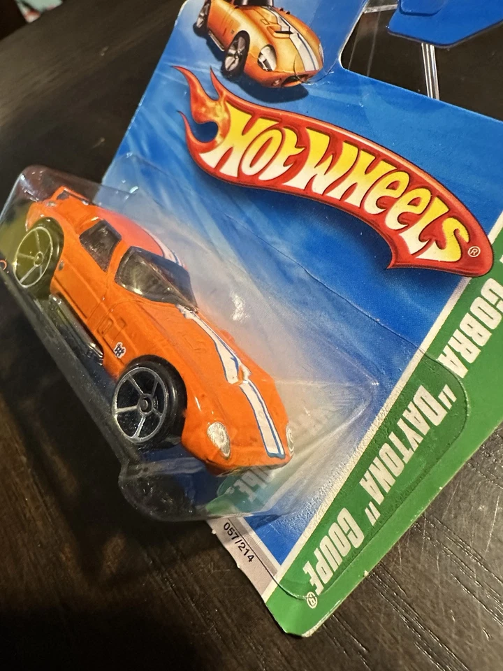 2010 风火轮 #57 Treasure Hunt #5 SHELBY COBRA DAYTONA COUPE 橙色短卡 — 第 2/4 张图片