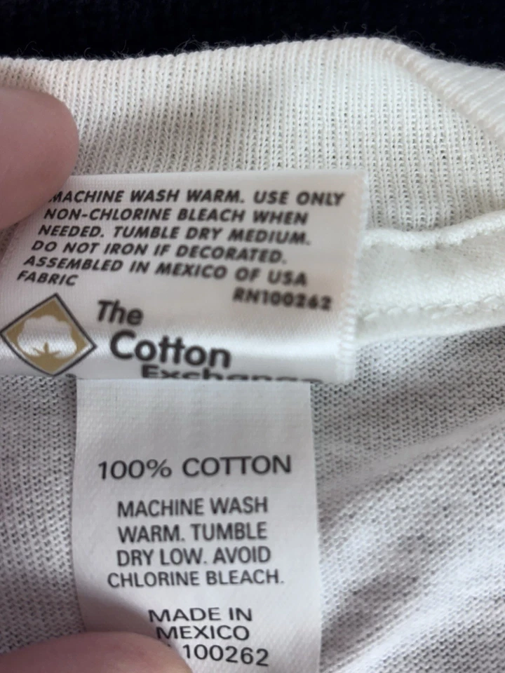 Vintage 2004 UCONN Connecticut Huskies NCAA Basketball Champions XL Shirt - Image 4 of 4