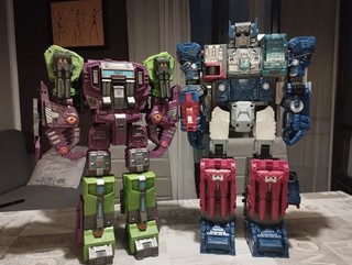 Lotto Transformers Fortress Maximus Titans Returns & Scorponok War For Cybertron