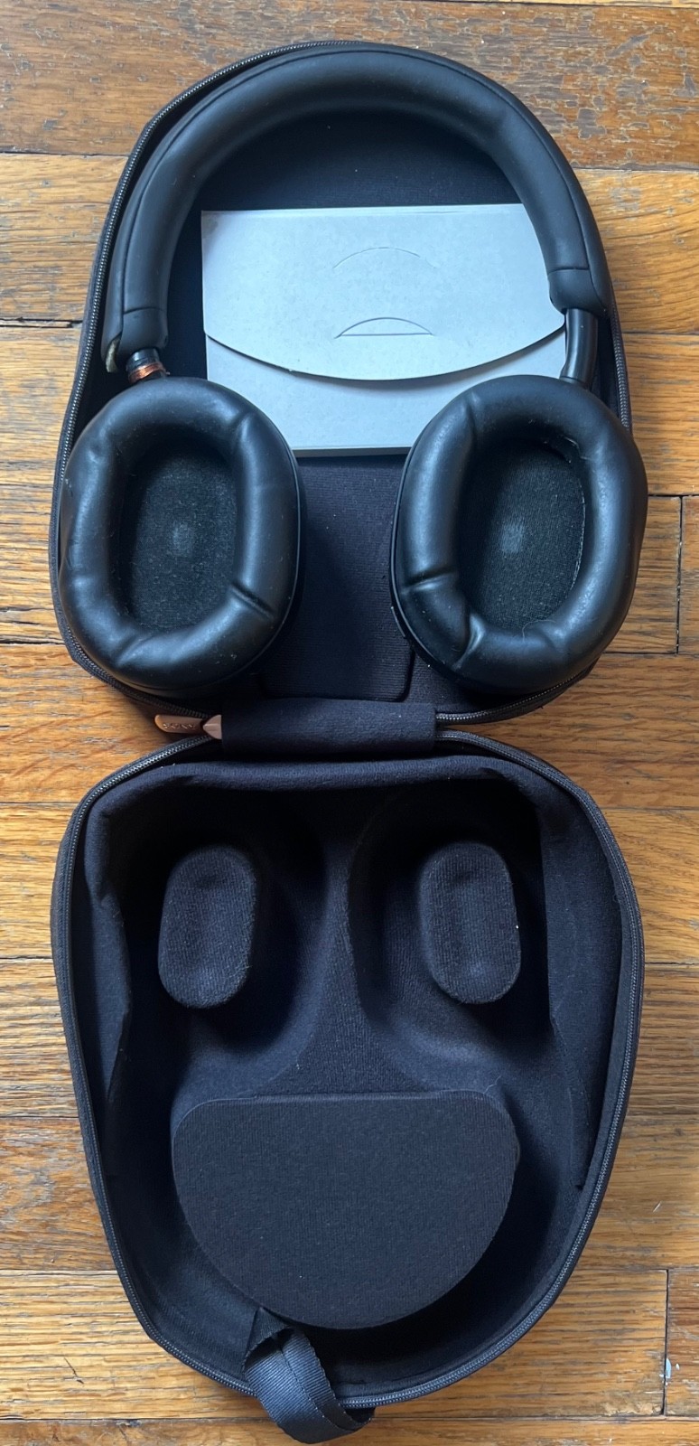 Sony WH-1000XM5 Wireless Noise Cancelling Over-Ear Headphones Black w/case