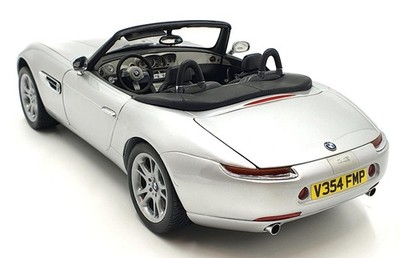 007 BMW Z8 1/12スケール ミニカー Kyosho 1/12 scale Diecast 08601S BMW Z8 James Bond OO7 The World