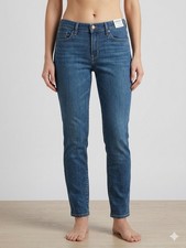 Levi Strauss Signature Women  s Mid Rise Slim 10 M Medium Wash Denim Blue Jeans