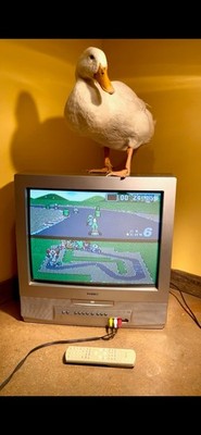 TOSHIBA 20'' Gaming CRT TV DVD Combo MD20P1 Television w/ OEM Remote Works!